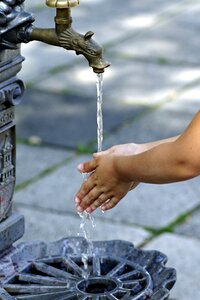 Faucet freshen up flowing