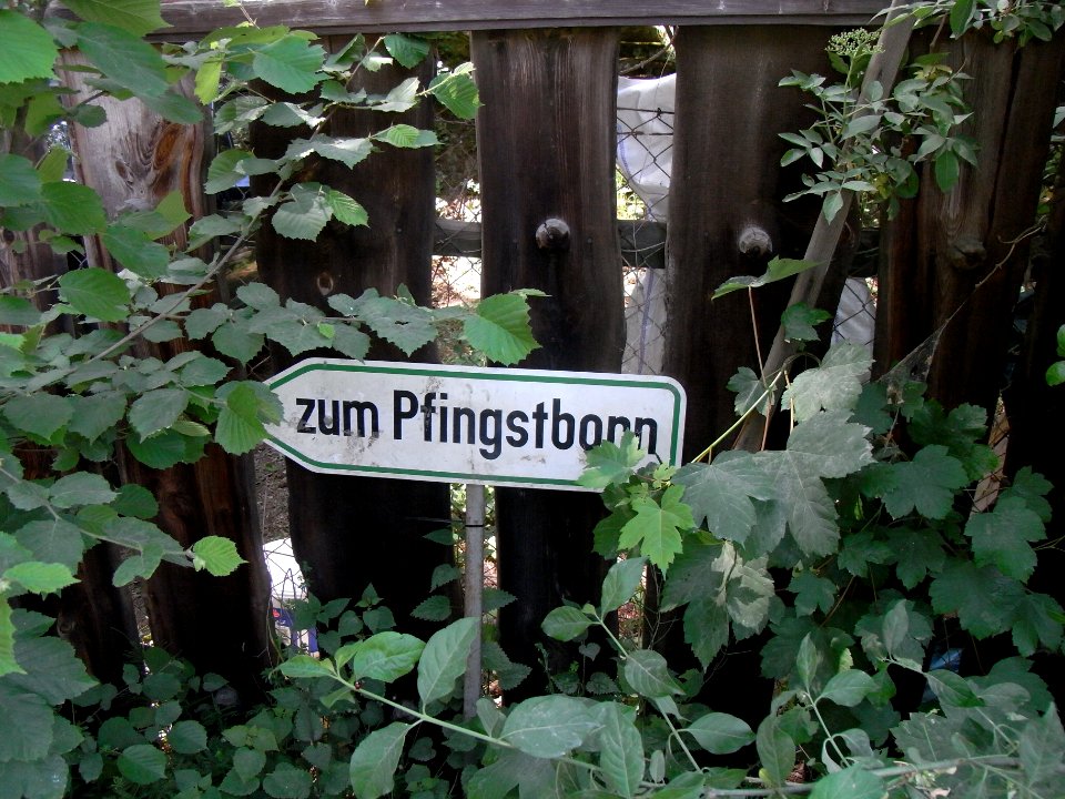 Wiesbach Schild "Zum Pfingstborn" R0014878