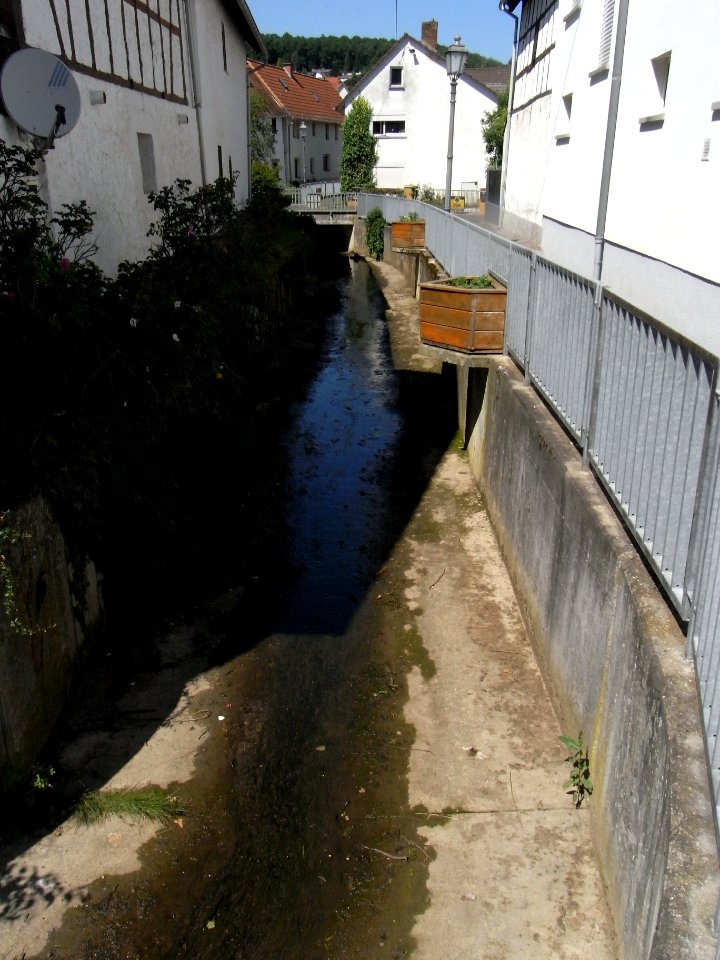 Wiesbach an Bachweg bis Grüneburgweg R0015905