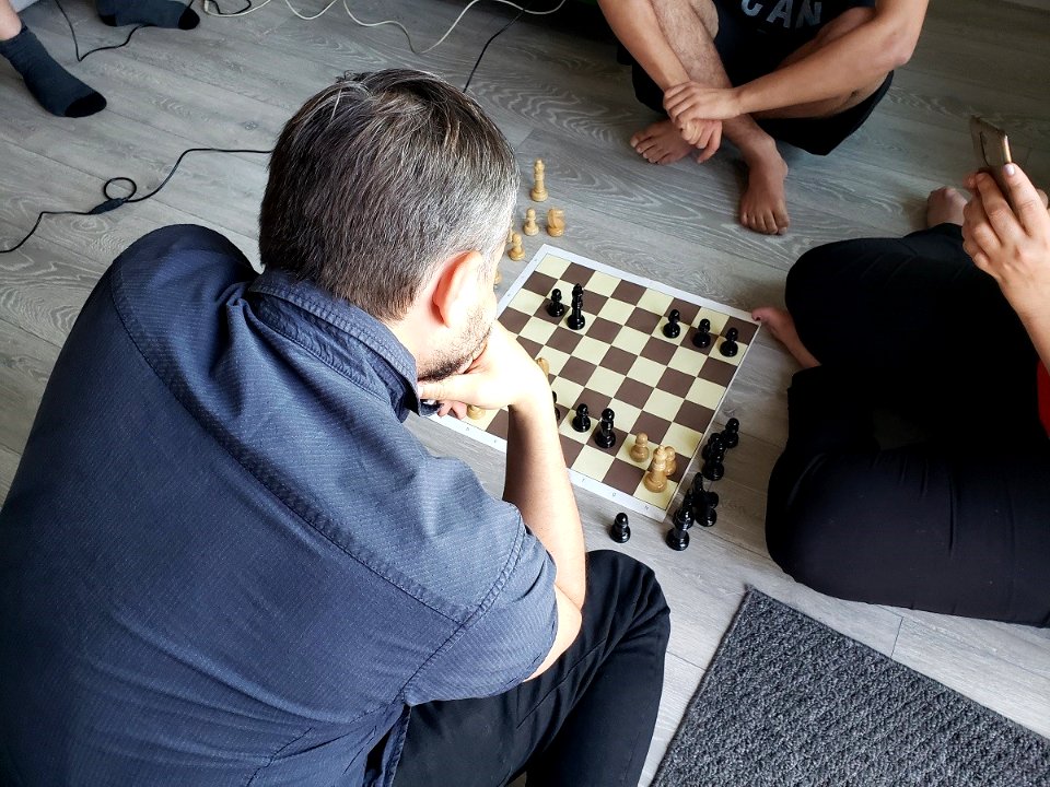 Wilfredor playing chess