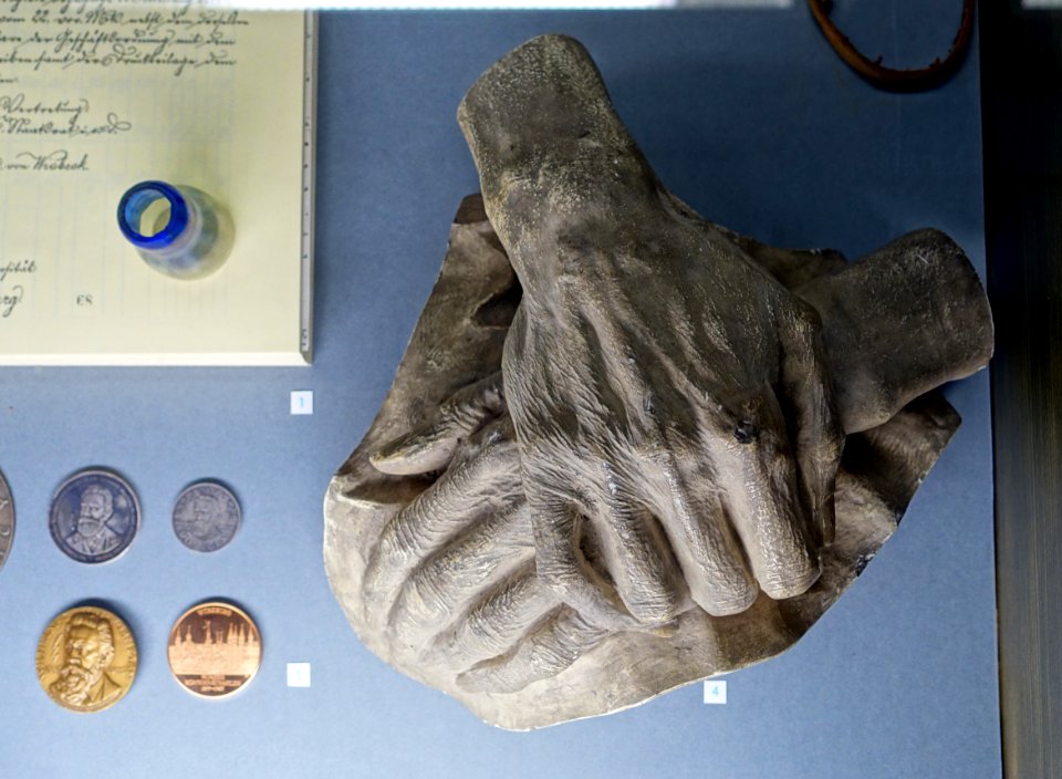Wilhelm Conrad Roentgen's hands in old age, plaster cast - Röntgen-Gedächtnisstätte Würzburg - Würzburg, Germany - DSC04269