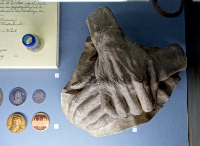 Wilhelm Conrad Roentgen's hands in old age, plaster cast - Röntgen-Gedächtnisstätte Würzburg - Würzburg, Germany - DSC04269