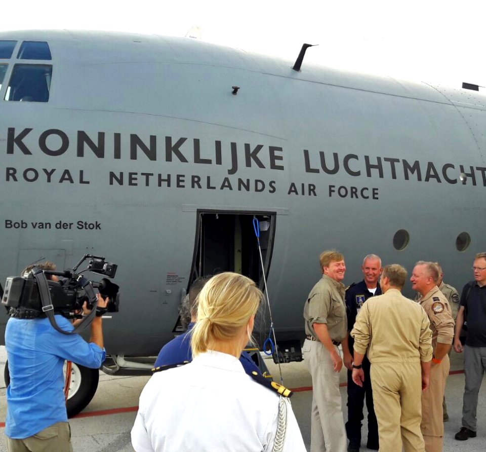 Willem-Alexander besides G-781