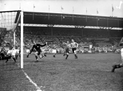 Wilkes maakt 2-1, Bestanddeelnr 902-3696