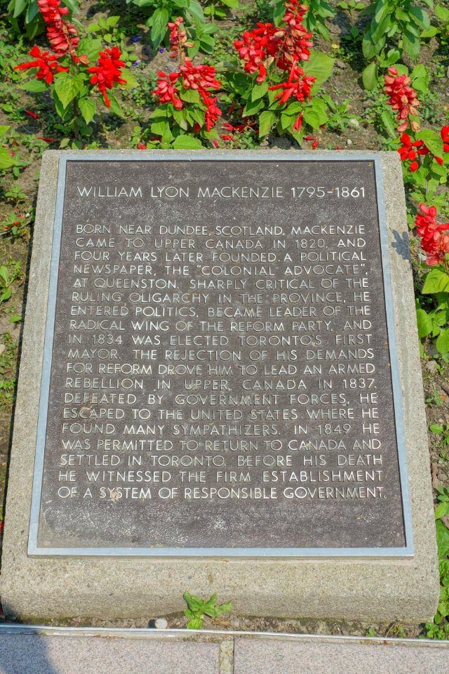 William Lyon Mackenzie Monument - Toronto, Canada - DSC00236