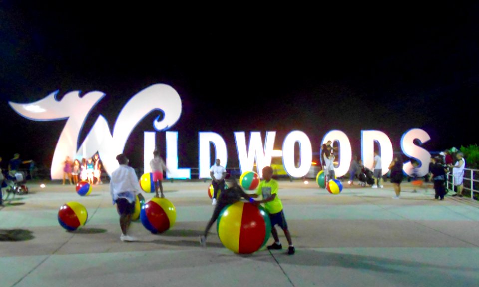 Wildwoods sign night
