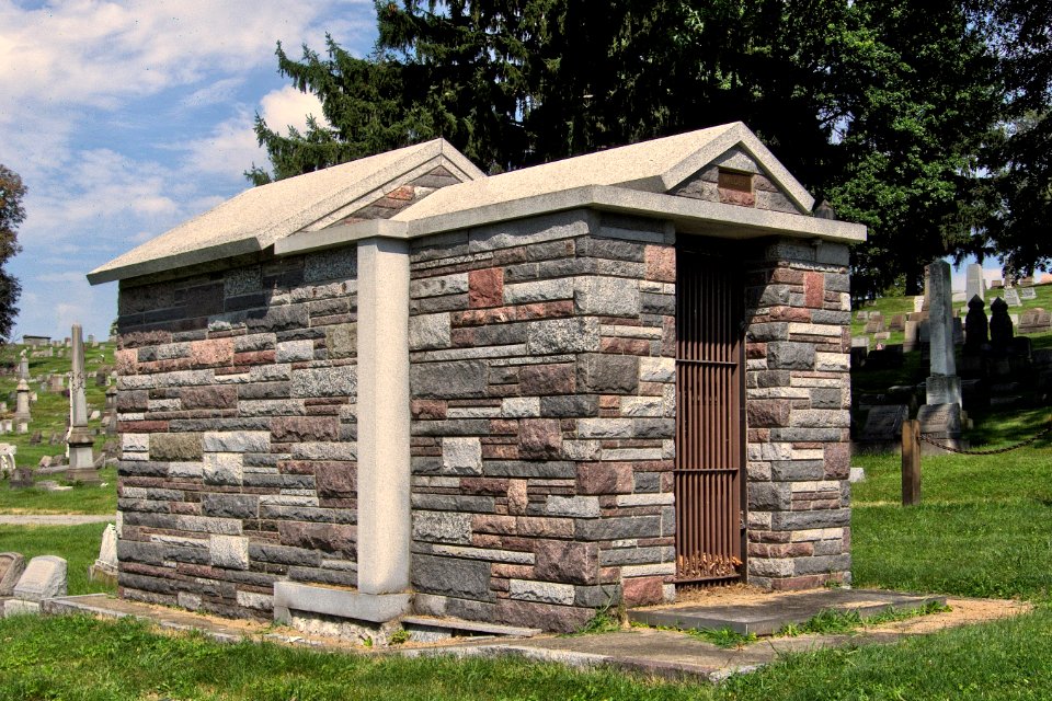 Wilder Mausoleum, South Side Cemetery, 2015-08-07, 01