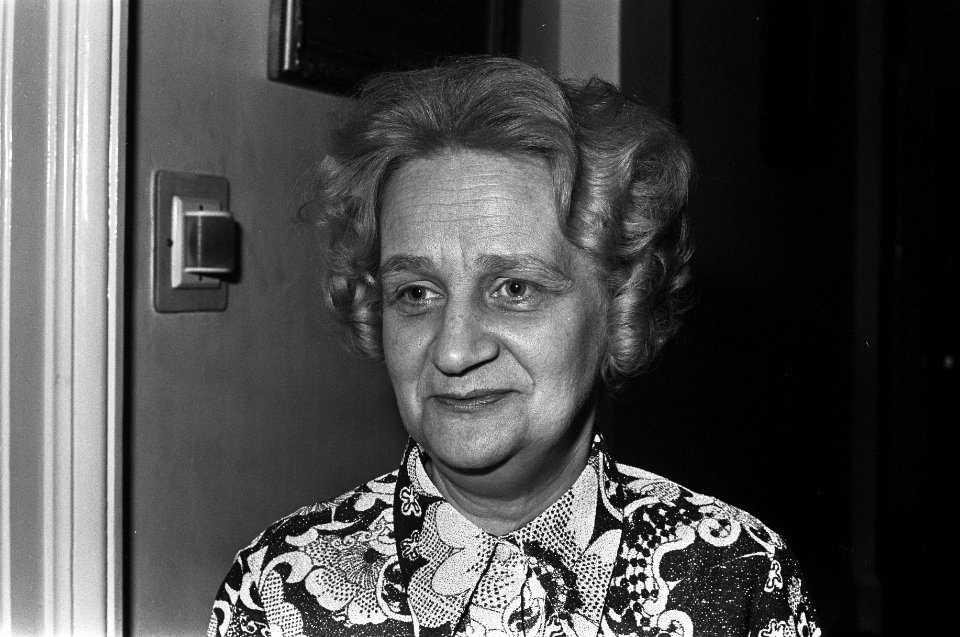 Wilhelmina Druckerprijs uitgereikt in concertgebouw te Amsterdam Hanske Evenhui, Bestanddeelnr 926-1771