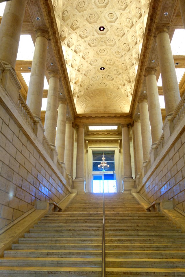 Wilbur Grand Staircase - Asian Art Museum of San Francisco - DSC01342