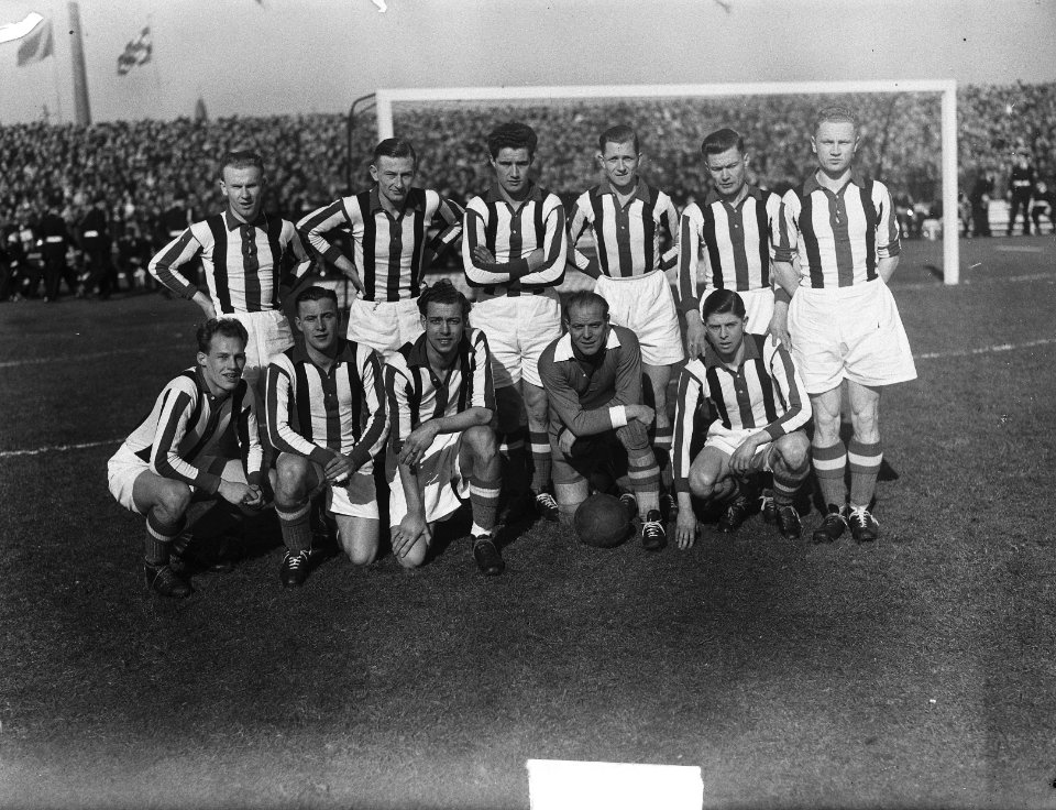 Willem II elftal voetbal, Bestanddeelnr 904-4553
