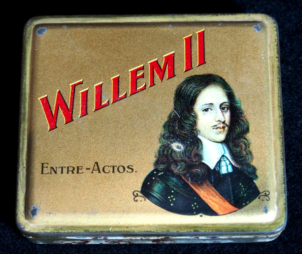 Willem II Entre-Actos sigarenblikje, foto 1