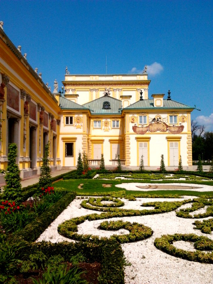 Wilanów Garden parterre 02