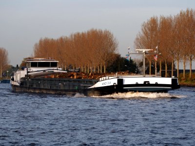 Wendy-Dua (ENI 02205627) at the Amsterdam-Rhine Canal, pic2 photo