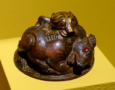 Weight with Ram and Tiger, China, early Western Han dynasty, 3rd-2nd century BC, bronze inlaid with gold, silver, and amber glass - Portland Art Museum - Portland, Oregon - DSC08642