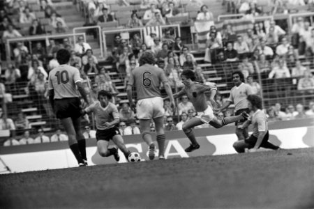 Wereldkampioenschap voetbal 1974 Nederland tegen Uruguay 2-0 spelmomenten, Bestanddeelnr 927-2603