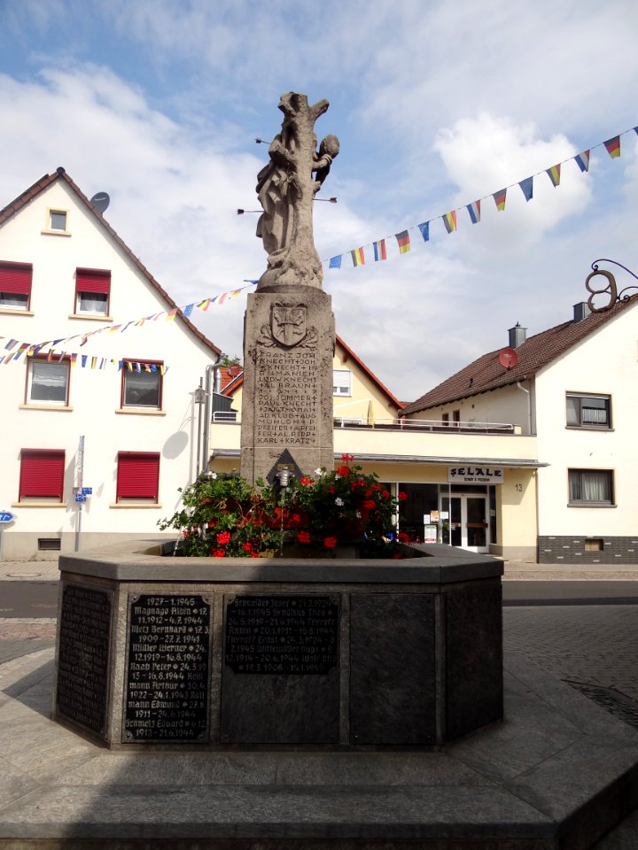Wenigumstadt Brunnen heiliger St. Sebastian Obere Straße (1)