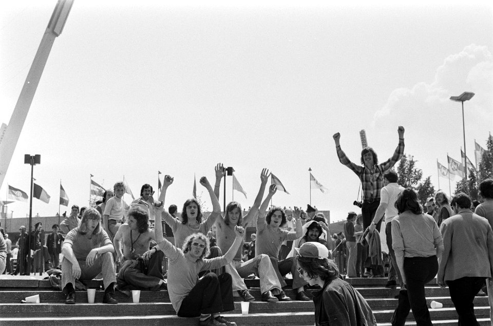 Wereldkampioenschap voetbal 1974 Nederland tegen Uruguay 2-0 supporters, Bestanddeelnr 927-2611