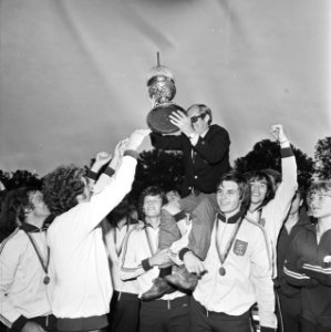 Wereldbeker Hockey te Amstelveen, finale, Nederland tegen India, coach Ad van Gr, Bestanddeelnr 926-6538