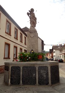 Wenigumstadt Brunnen heiliger St. Sebastian Obere Straße (3)