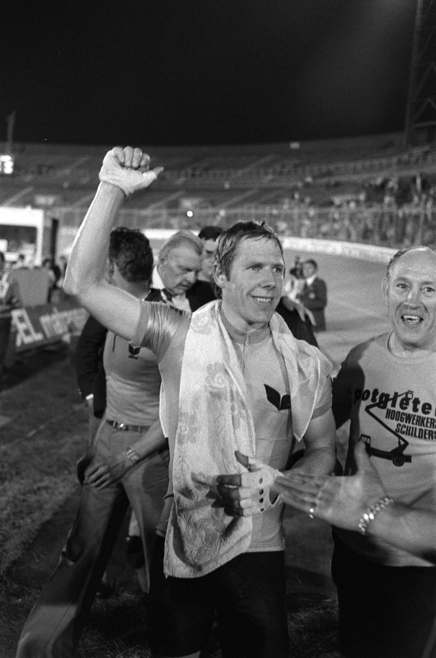 Wereldkampioen Mattheus Pronk na afloop, Bestanddeelnr 930-4177