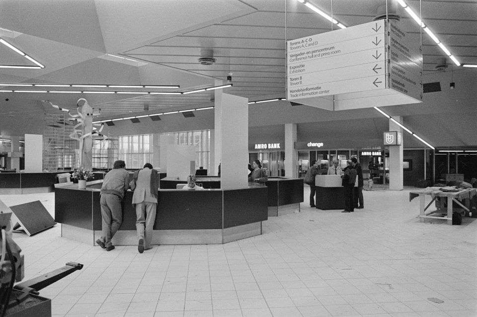Wereldhandelscentrum te Amsterdam in gebruik genomen, Bestanddeelnr 933-2824