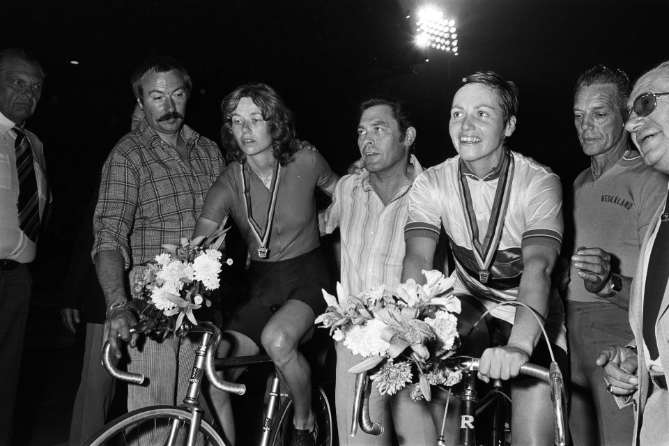 Wereldkampioene Keetie van Oosten-Hage (r), Anne Möhlmann-Riemersma die tweede w, Bestanddeelnr 930-4203