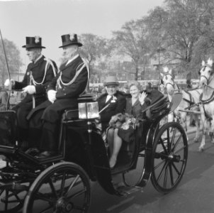 Wereld Dierendag 1964 , Sjoukje Dijkstra in de koets, Bestanddeelnr 916-9728