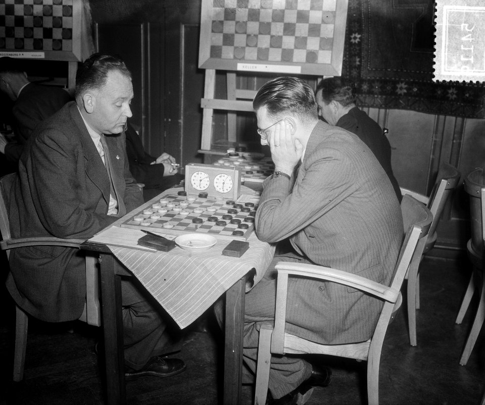 Wereldkampioenschappen Dammen Nijmegen. Van Dijk tegen Keller, Bestanddeelnr 905-4119