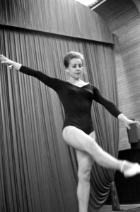 Wereldkampioene van 1965, Vera Caslavska uit Tsjechoslowakije in aktie op de ev…, Bestanddeelnr 919-5835