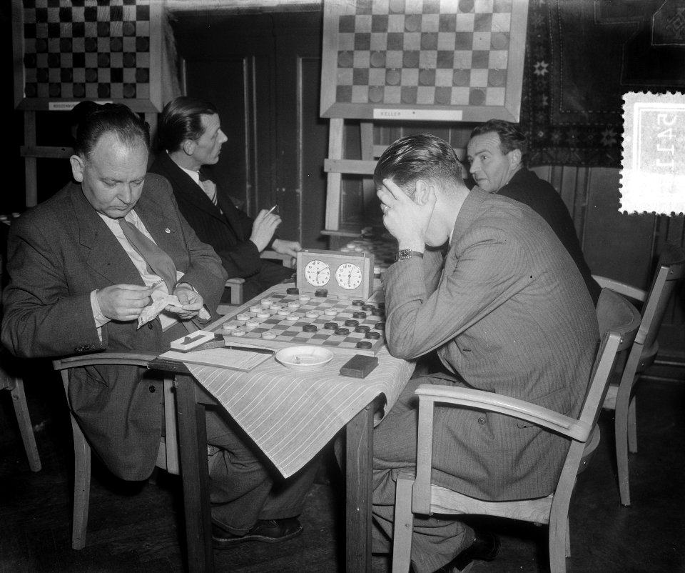 Wereldkampioenschappen Dammen Nijmegen. Van Dijk tegen Keller, Bestanddeelnr 905-4118
