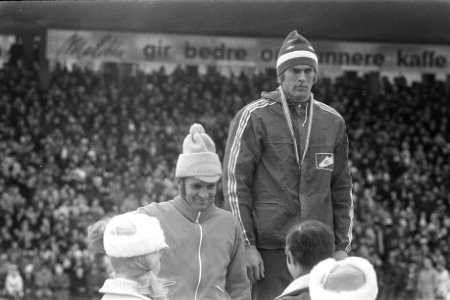 Wereldkampioenschap schaatsen voor heren te Oslo nr. 19 Bols en trainer Pfromme, Bestanddeelnr 925-4030