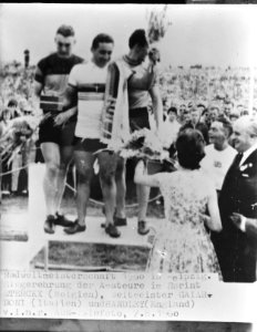 Wereldkampioenschap wielrennen te Leipzig, huldiging kampioen sprint amateurs v, Bestanddeelnr 911-4835