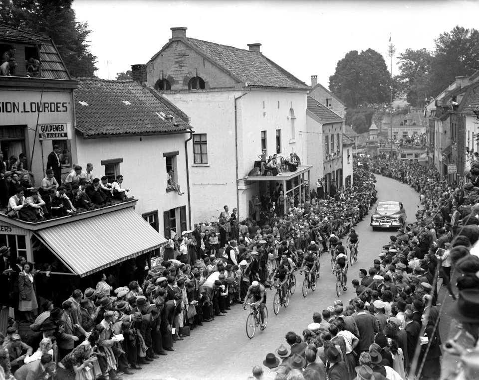Wereldkampioenschap wielrennen op de weg in Valkenburg. Professionals. De kopgro, Bestanddeelnr 902-9347