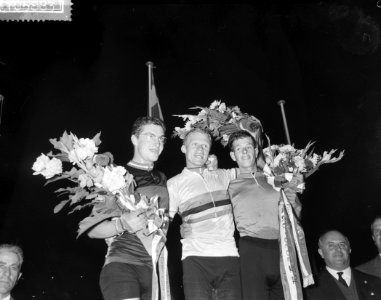 Wereldkampioenschap wielrennen op de baan in Amsterdam v.l.n.r. Deconinck (Belgi, Bestanddeelnr 910-5883