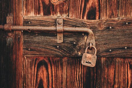 Door chain wood