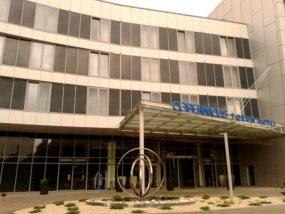 Wejście główne do hotelu Copernicus (Toruń)