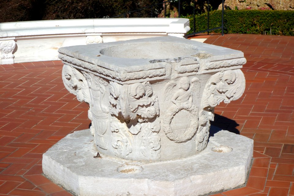 Well head - Hearst Castle - DSC06617