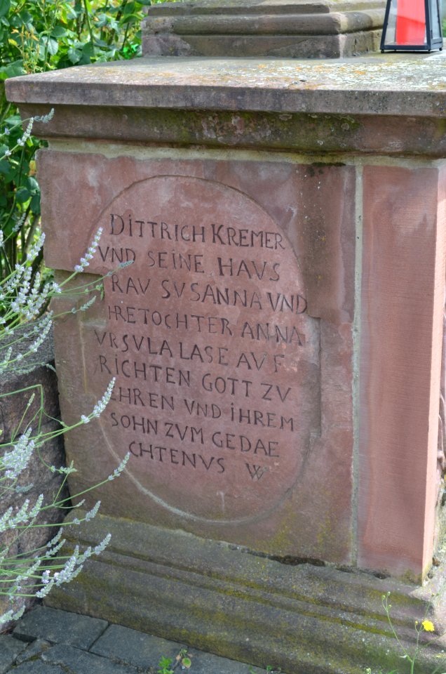Weißkirchen, Urselbachstraße, Krämer-Kreuz, links