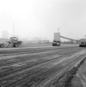 Werktuigen, aanleg en verbeteren wegen, hoogovens, Bestanddeelnr 251-3860
