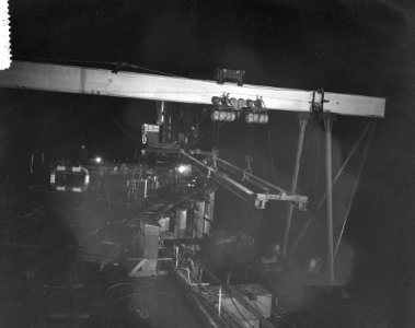Werkzaamheden aan de pier te Scheveningen, s avonds, Bestanddeelnr 911-8080