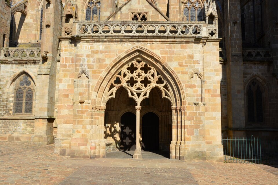 Porch arcade architecture