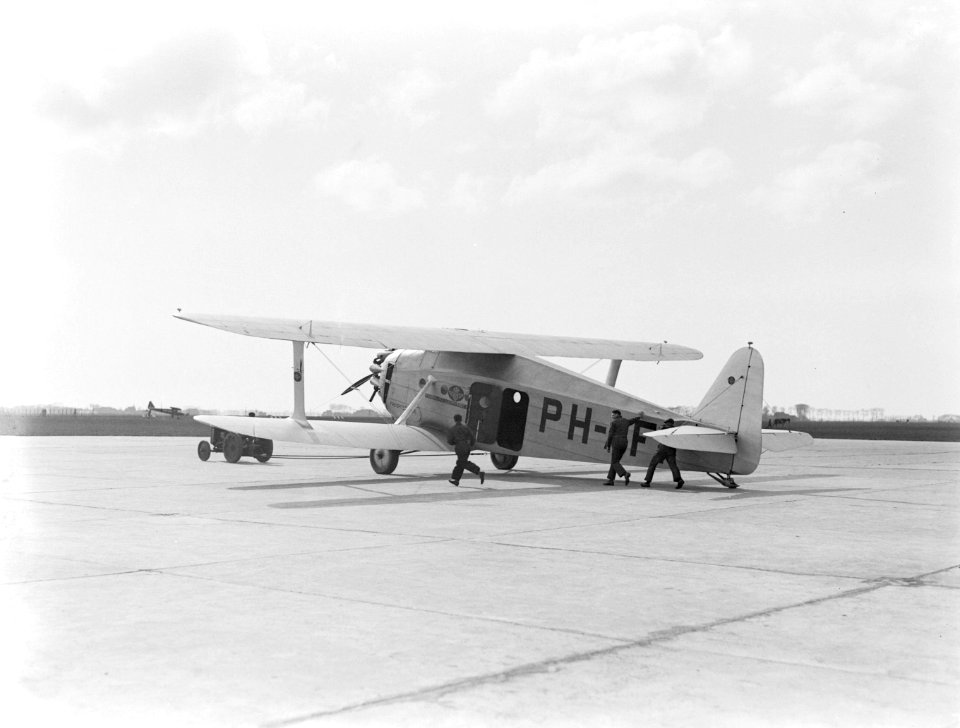 Werkspoor Jumbo PH-AFI on the apron at Schiphol - 189-0378