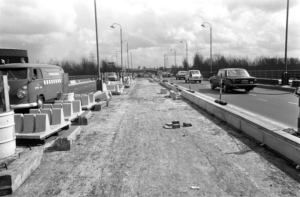 Werkzaamheden aan de Utrechtsebrug te Amsterdam, Bestanddeelnr 922-3037