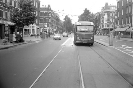 Werkzaamheden aan Amstelbrug, Amsterdam. Pendelbus lijn 6 extra dienst Van Wous, Bestanddeelnr 924-8002