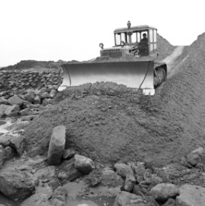 Werkzaamheden, werktuigen, arbeiders, bulldozers, Bestanddeelnr 253-7607