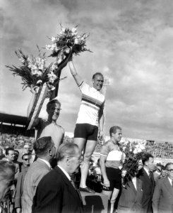 Wereldkampioenschappen wielrennen te Luik. Huldiging sprint, v.l.n.r. Van Vliet, Bestanddeelnr 908-8529