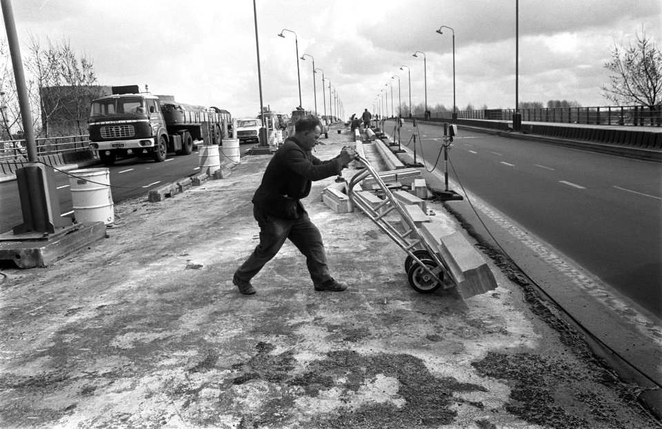 Werkzaamheden aan de Utrechtsebrug te Amsterdam, Bestanddeelnr 922-3031