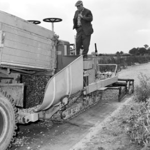 Werkzaamheden, wegen, spreidlagen, spreiders, grind, abg spreider, Bestanddeelnr 165-0927