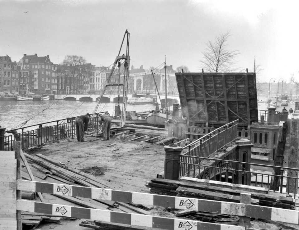 Werkzaamheden aan de brug over de Nieuwe Prinsengracht, Bestanddeelnr 910-1753