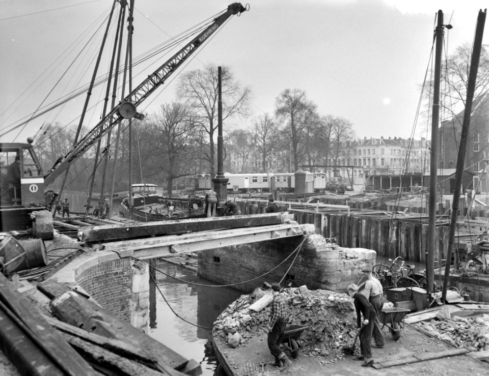 Werkzaamheden aan de brug bij Hortus, Bestanddeelnr 910-1749